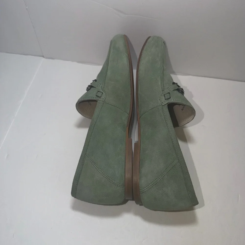 Journee Signature Women's Giia bit loafers in genuine green leather. Size 8